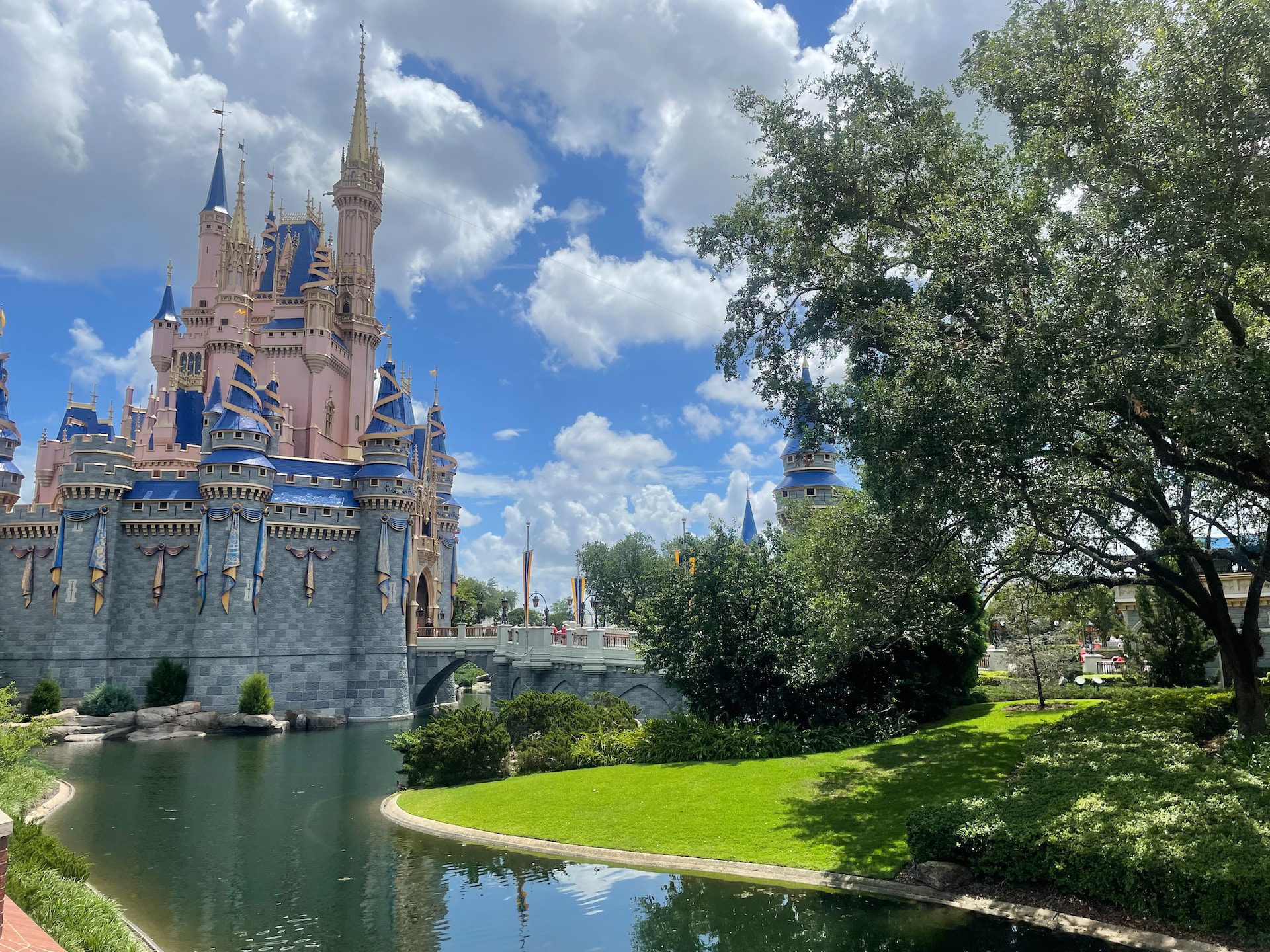 castillo-disney-world-orlando-florida-vista-lejos