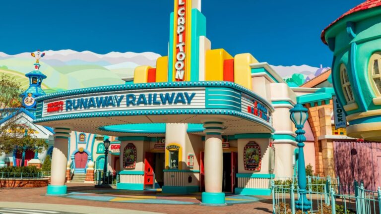 runaway-railway-disneyland