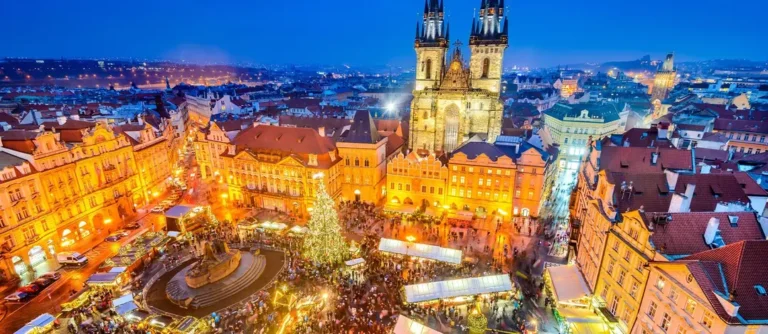 mercado-navidad-plaza-ciudad-vieja-praga-republica-checa-viaje-todo-incluido-cotiza-jdt