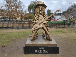 Reserva de experiencias Japón - Julie Dream Travel Estatuas One Piece