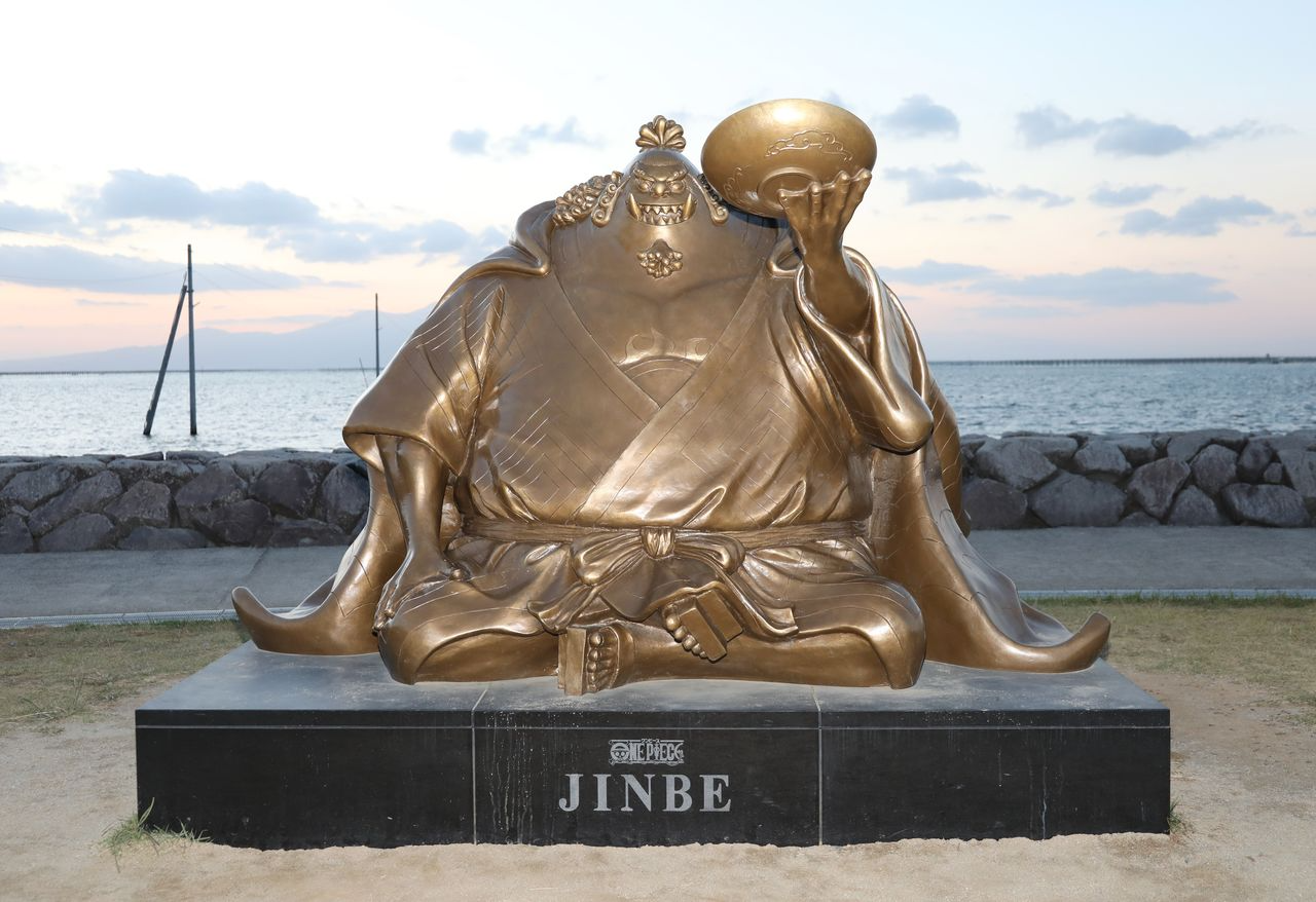 Reserva de experiencias Japón - Julie Dream Travel Estatuas One Piece